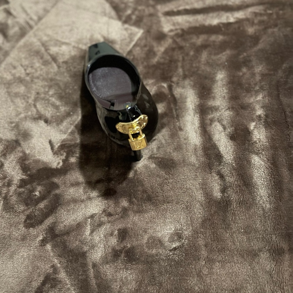 Louis Vuitton shoe heels black size 39 1/2 band new Authentic - Picture 4 of 5